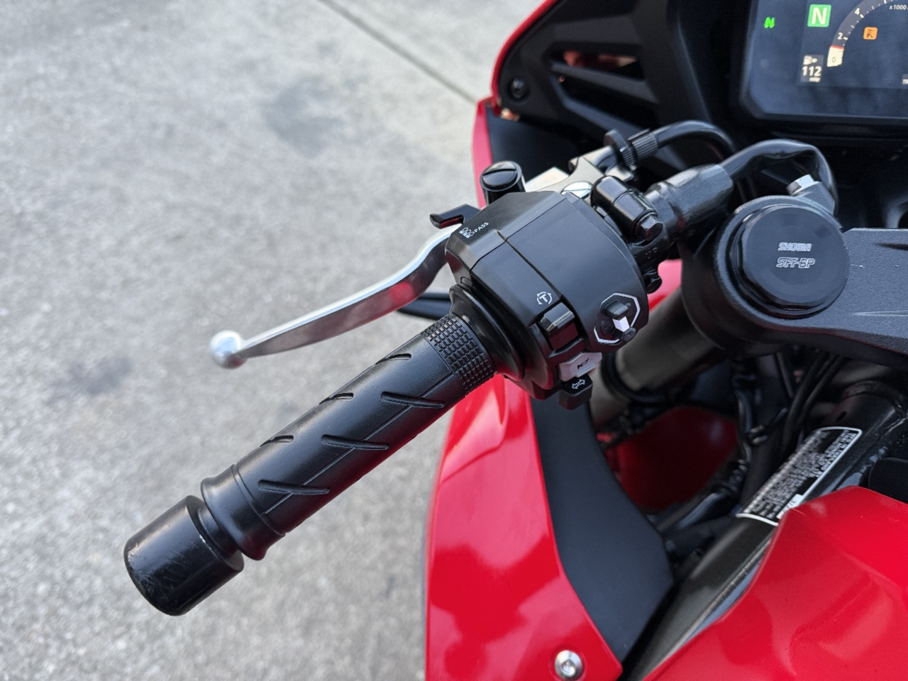 2025 Honda CBR650R E-CLUTCH